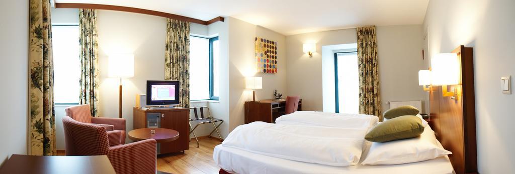 Hotel Beau Sejour Villers-sur-Lesse Екстер'єр фото
